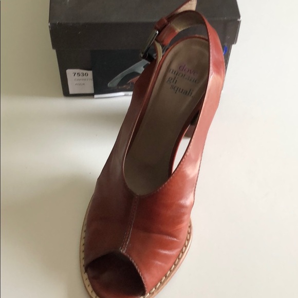 Leather heels by dove nuotano, size 9 - Picture 2 of 4